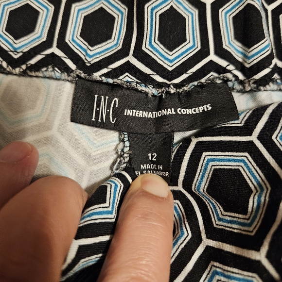 Shorts - Picture 2 of 4